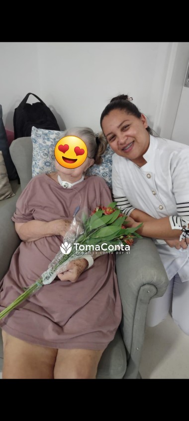 Técnica de Enfermsgem e cuidadora