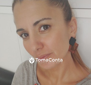 Cuidadora de cães e gatos