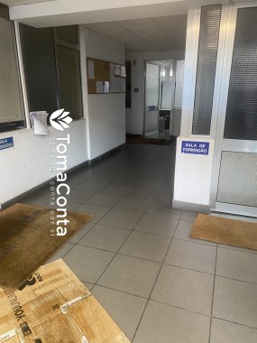 Serviços de limpeza e engomadoria