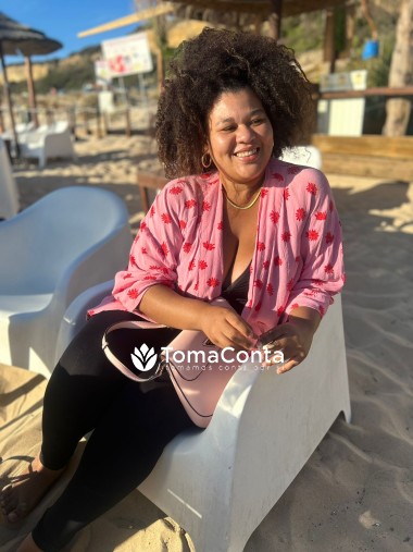 CUIDADORA DE CONFIANÇA DISPONÍVEL – CUIDADOS COM CARINHO E DEDICAÇÃO